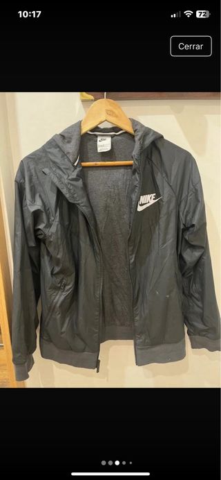 Chaqueta cortavientos Nike negra