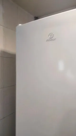 Nevera frigorífico blanco grande