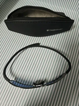 Gafas de sol TAG Heuer negras y azules
