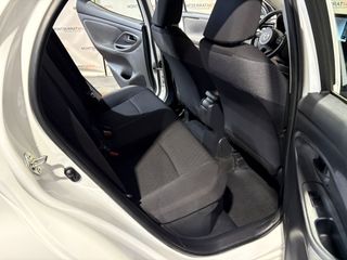 🚗 TOYOTA YARIS ACTIVE TECH 1.5 HYBRID 116CV