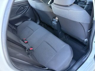 🚗 TOYOTA YARIS ACTIVE TECH 1.5 HYBRID 116CV