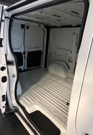 Nissan NV300 2017