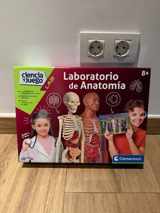 Laboratorio de Anatomía Clementoni 8+