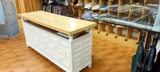 Mostrador sólido multiusos