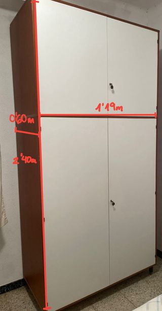 Armario grande madera y blanco