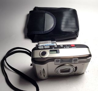 YASHICA POWER ZOOM EZ 60 wide con f=28-60 mm