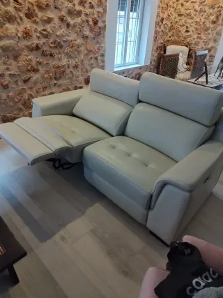 Sofá de piel blanco 3 plazas casi sin uso