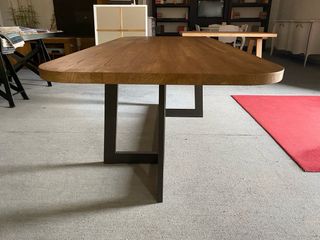 Mesa de comedor diseño madera y metal