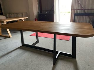 Mesa de comedor diseño madera y metal