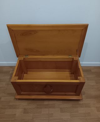 Baúl arcón de madera