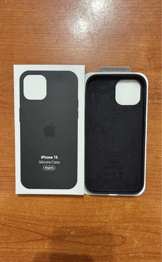 Cover iPhone 15 Silicone MagSafe Apple