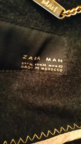 Abrigo de paño gris oscuro