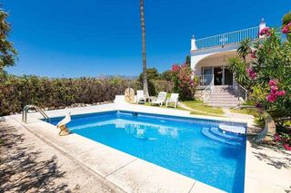 Chalet en alquiler en Río Real en Marbella