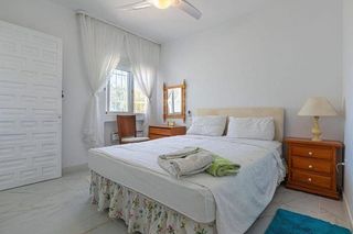 Chalet en alquiler en Río Real en Marbella