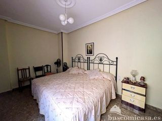 Piso en alquiler en Linares