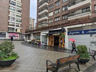 Local comercial en alquiler en Santutxu en Bilbao