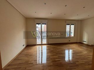 Piso en alquiler en Centro en Logroño