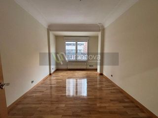 Piso en alquiler en Centro en Logroño