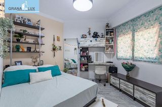 Piso en venta en Cervantes en Granada