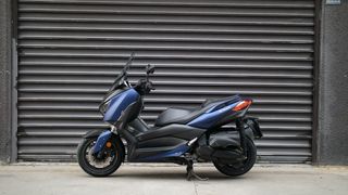 Yamaha XMAX 400 - Maxi Scooter