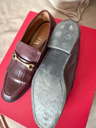 Mocasines granate Zara con flecos y hebilla