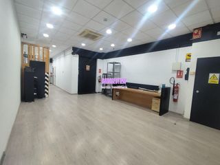 Local comercial en alquiler en Montigalà -Sant Crist en Badalona