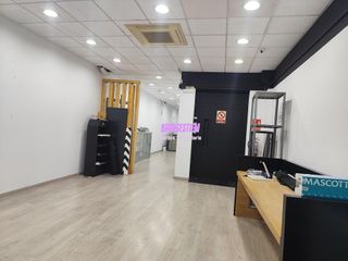 Local comercial en alquiler en Montigalà -Sant Crist en Badalona