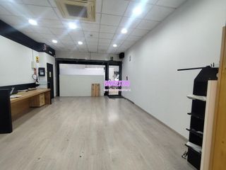 Local comercial en alquiler en Montigalà -Sant Crist en Badalona