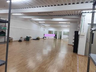 Local comercial en alquiler en Montigalà -Sant Crist en Badalona