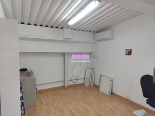Local comercial en alquiler en Montigalà -Sant Crist en Badalona
