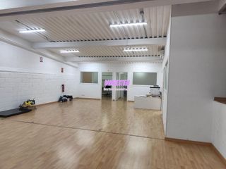 Local comercial en alquiler en Montigalà -Sant Crist en Badalona
