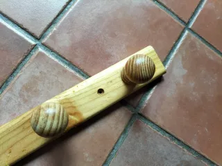 Perchero de madera para pared
