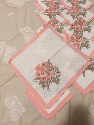 Tovaglioli cotone floreali rosa e bianchi