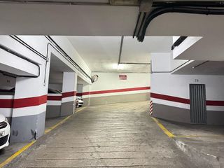 Garaje en alquiler en Nueva Andalucía en Almería