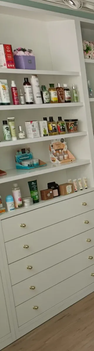 Estanterías exclusivas Parafarmacia Blanco/Dorado