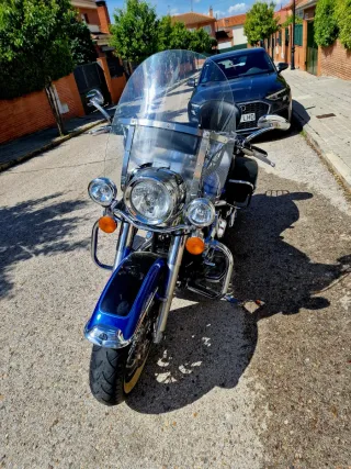 Harley Davidson Road King Azul con Extras