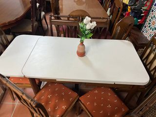 Mesa de comedor con 6 sillas