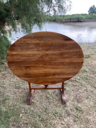 Mesa plegable antigua de vendimia