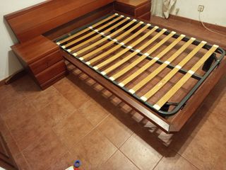 Conjunto Cama: con Cabecero y Mesillas