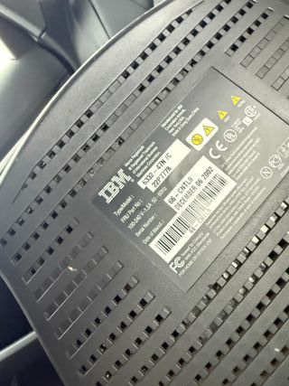 Monitor CRT Vintage IBM Nero