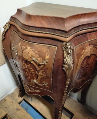 Cassettiera e 2 comodini in legno intarsiato