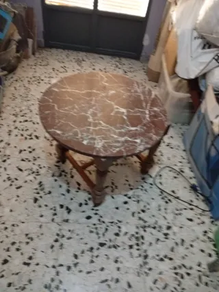 Mesa auxiliar redonda de mármol