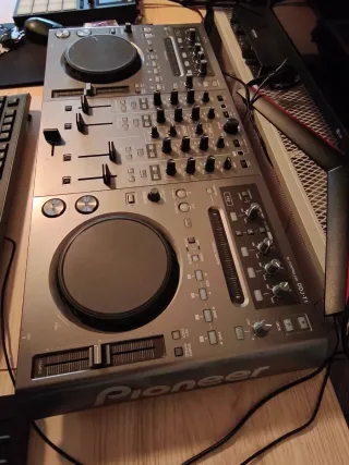 Controladora DJ Pioneer DDJ-T1