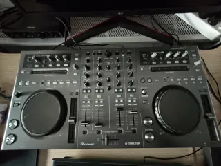 Controladora DJ Pioneer DDJ-T1