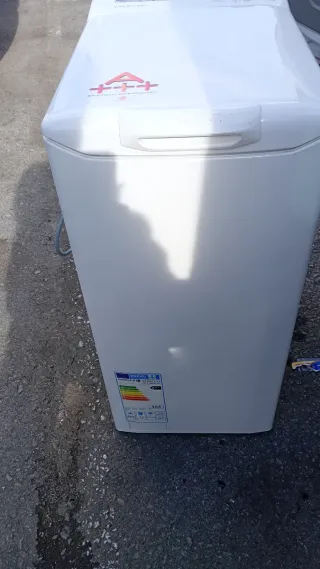 Se vende una Lavadora en buen estadio muy bien