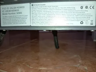 Xiaomi MI Scooter M365 con ruedas macizas