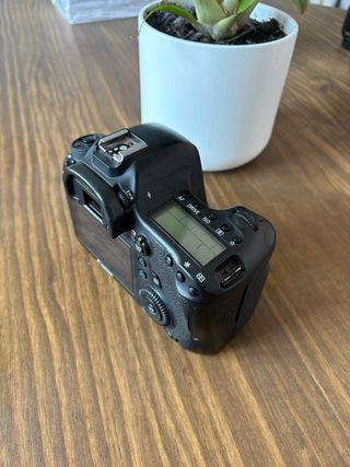 Canon 6D + Canon 24-70 2.8 + batería + 2 tarjetas