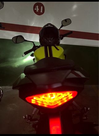 Honda CB500F Amarilla