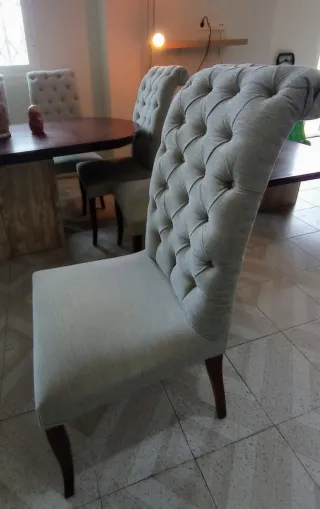 Comedor con 6 sillas tapizadas