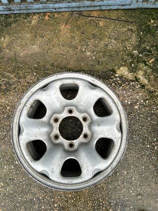 Llanta Nissan Terrano